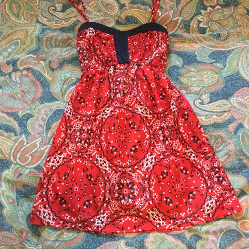 Casual dress. Great for a picnic.
